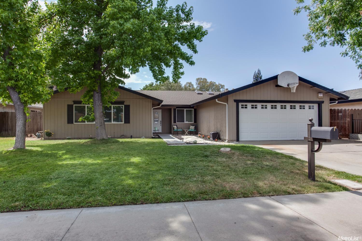 3601 Carson Oak Dr, Modesto, CA 95355 photo 1