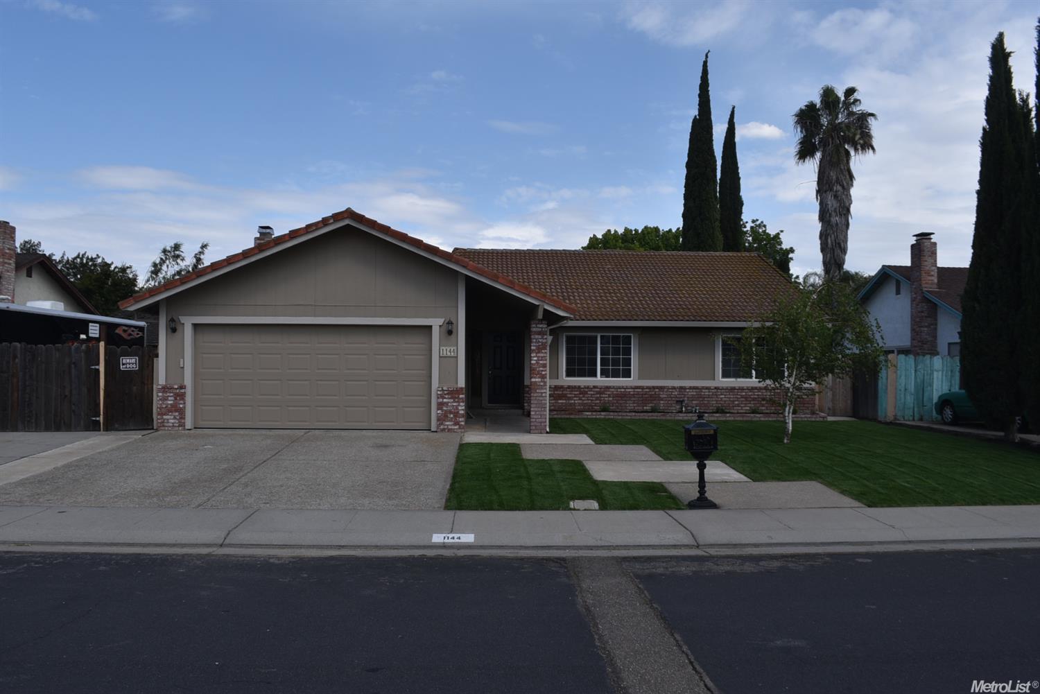1144 Mountain Dew Ave, Manteca, CA 95336 photo 2