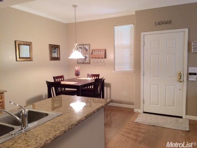 1360 Shady Ln #711, Turlock, CA 95382 photo 2