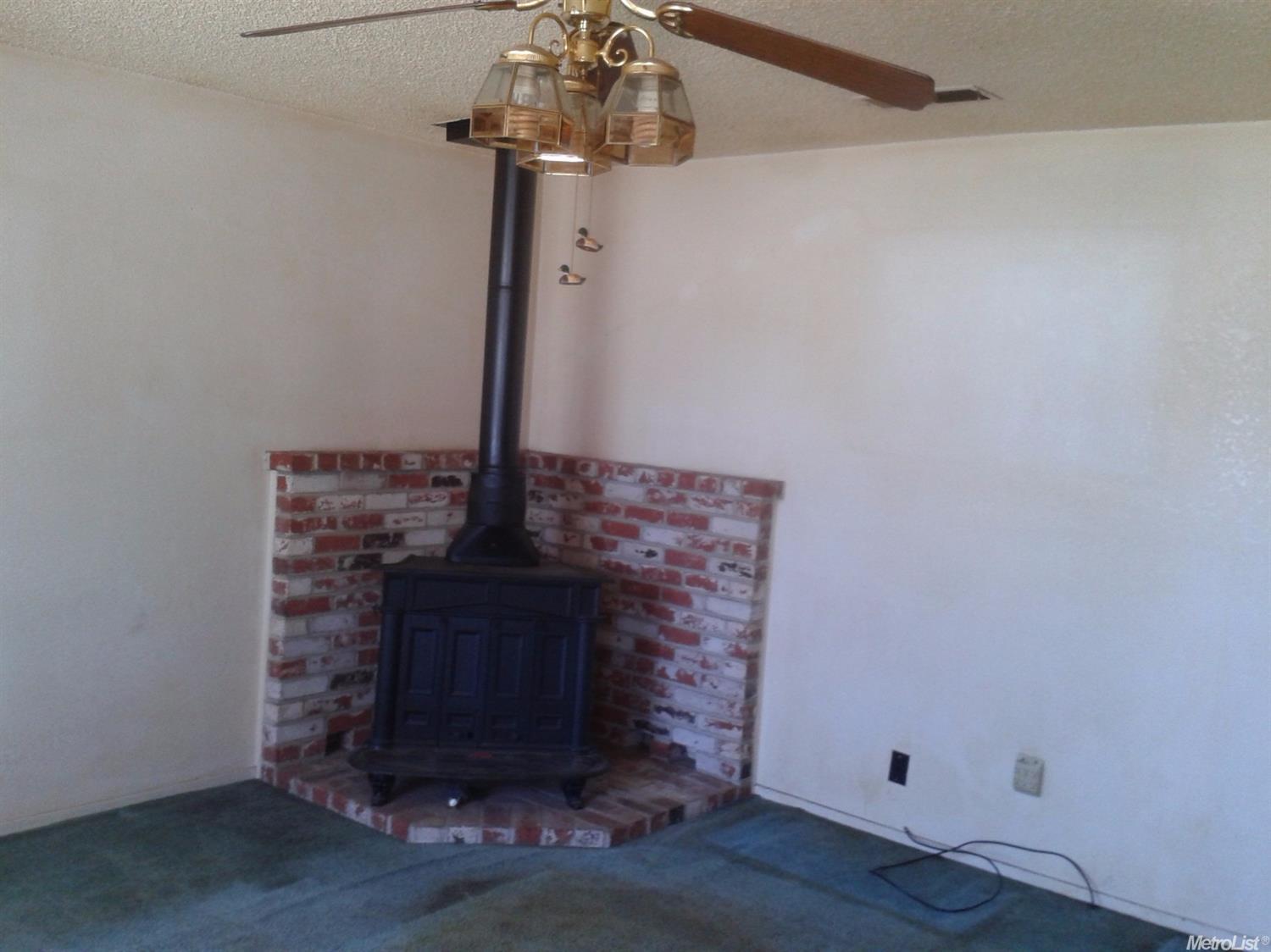 642 E Galin Rd, French Camp, CA 95231 photo 4