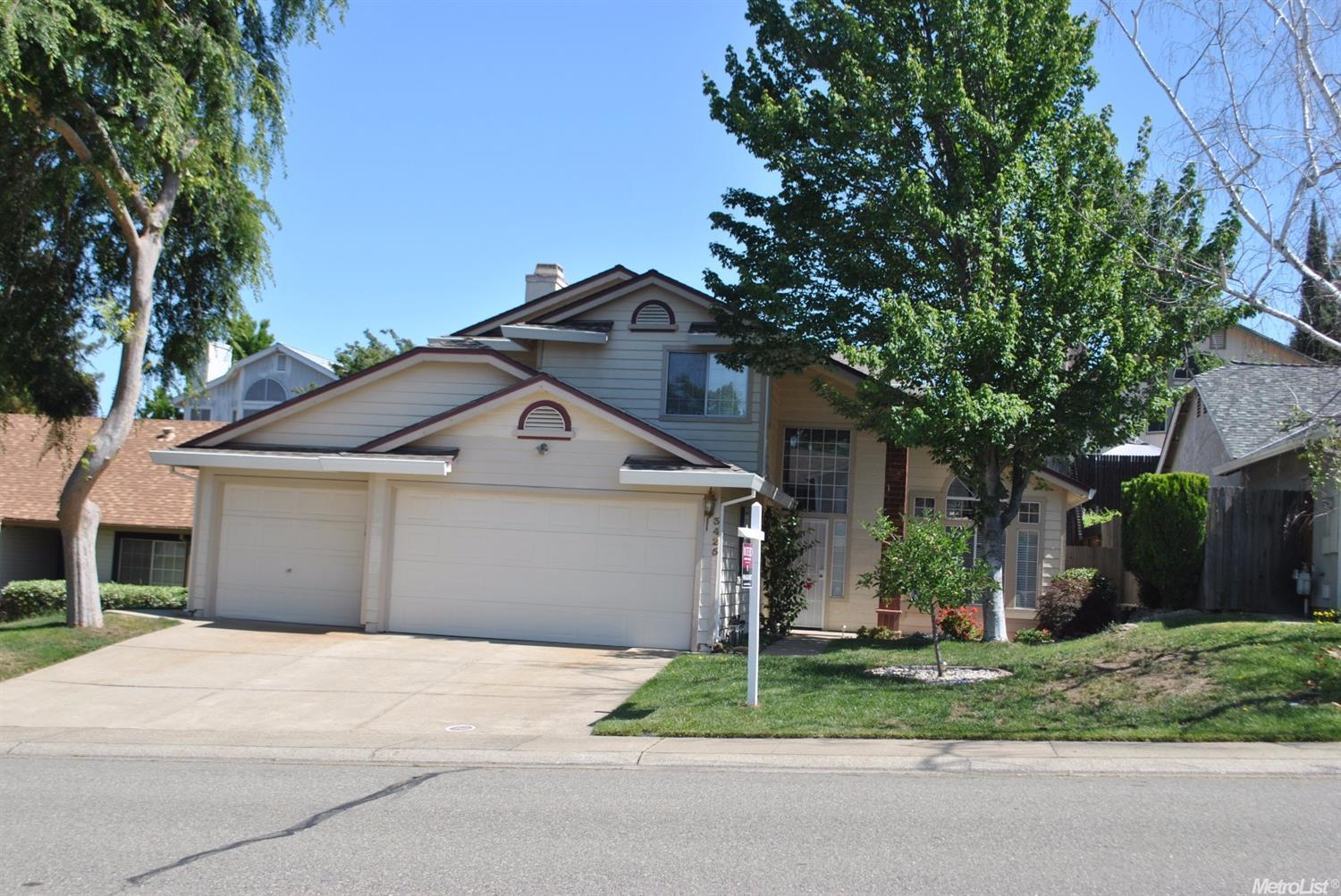 3425 Cobblestone Dr, Rocklin, CA 95765 photo 2