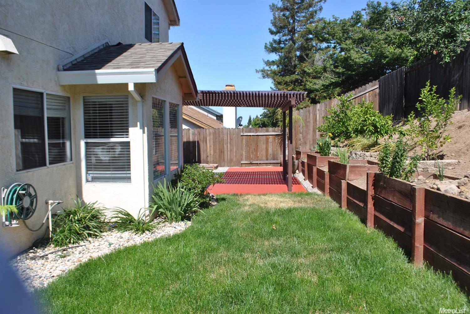 3425 Cobblestone Dr, Rocklin, CA 95765 photo 4