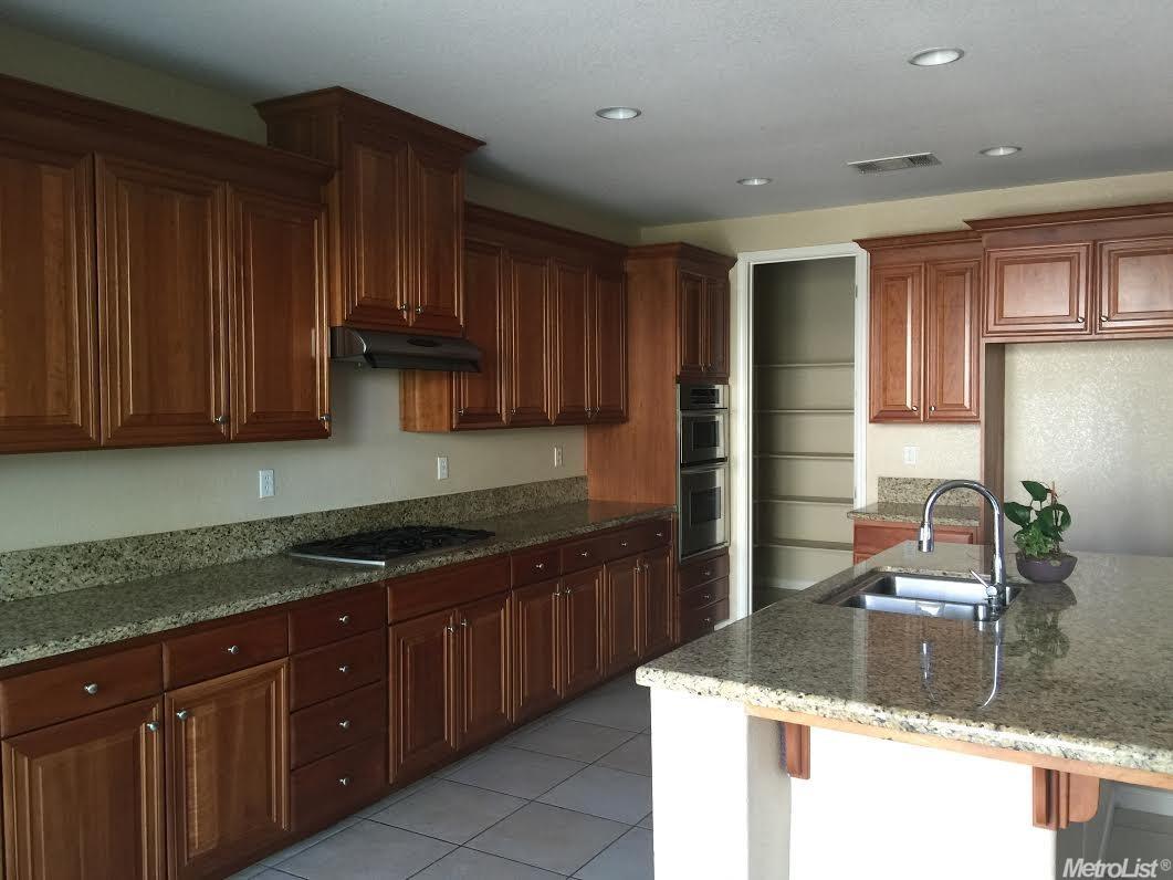 2804 Espana Ln, Modesto, CA 95355 photo 2