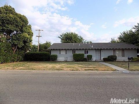 2098 Brookdale Dr, Merced, CA 95340 photo 1