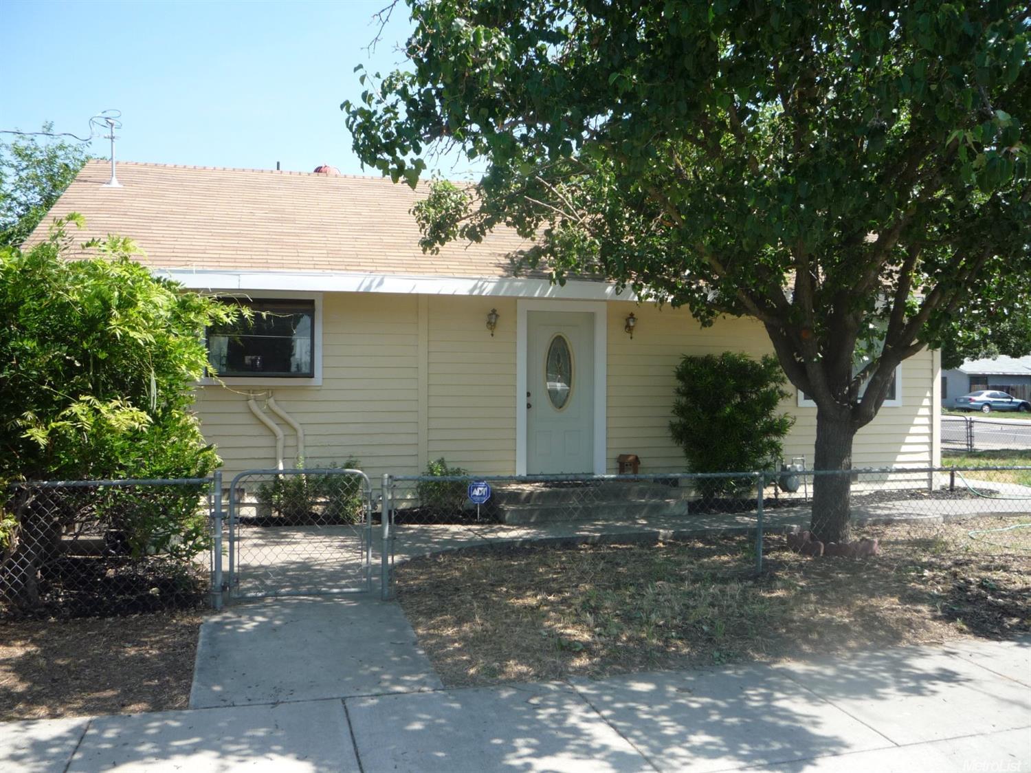 2431 6th St, Hughson, CA 95326 photo 4