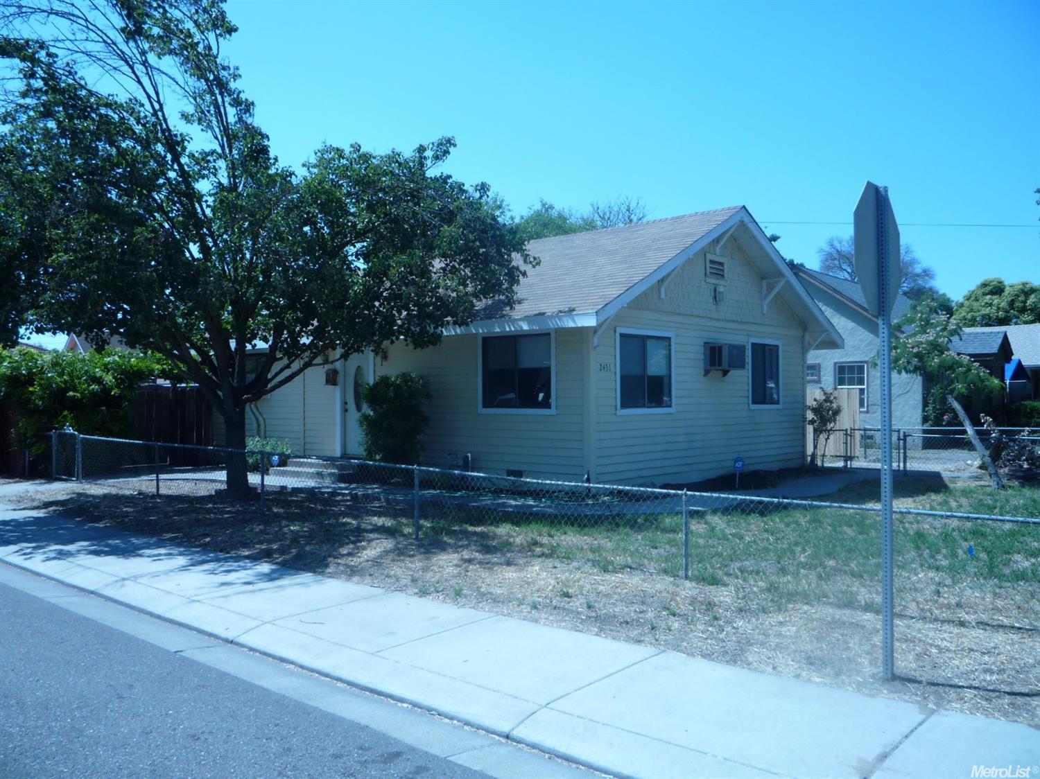 2431 6th St, Hughson, CA 95326 photo 2
