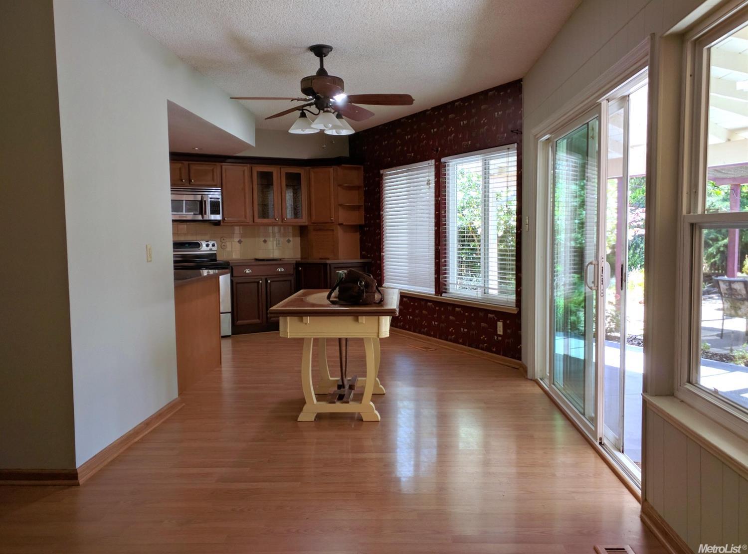 6911 Los Olivos Way, Carmichael, CA 95608 photo 4