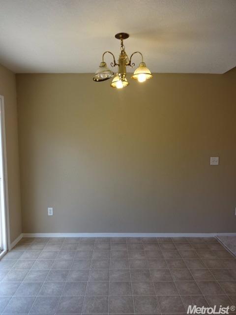 64 El Verano St, Merced, CA 95341 photo 5