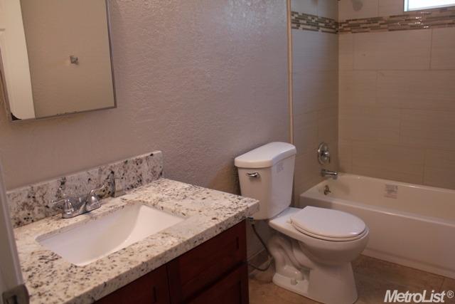 525 Somoa Ln, Lathrop, CA 95330 photo 7