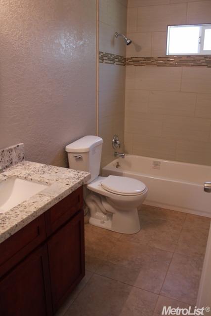 525 Somoa Ln, Lathrop, CA 95330 photo 6