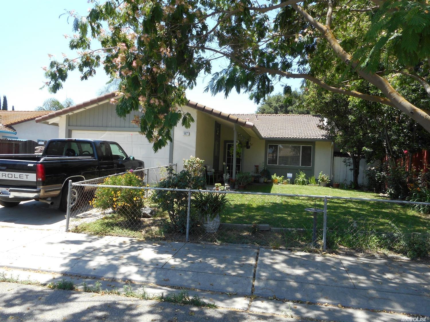 1967 Oldham Pl, Manteca, CA 95336 photo 2