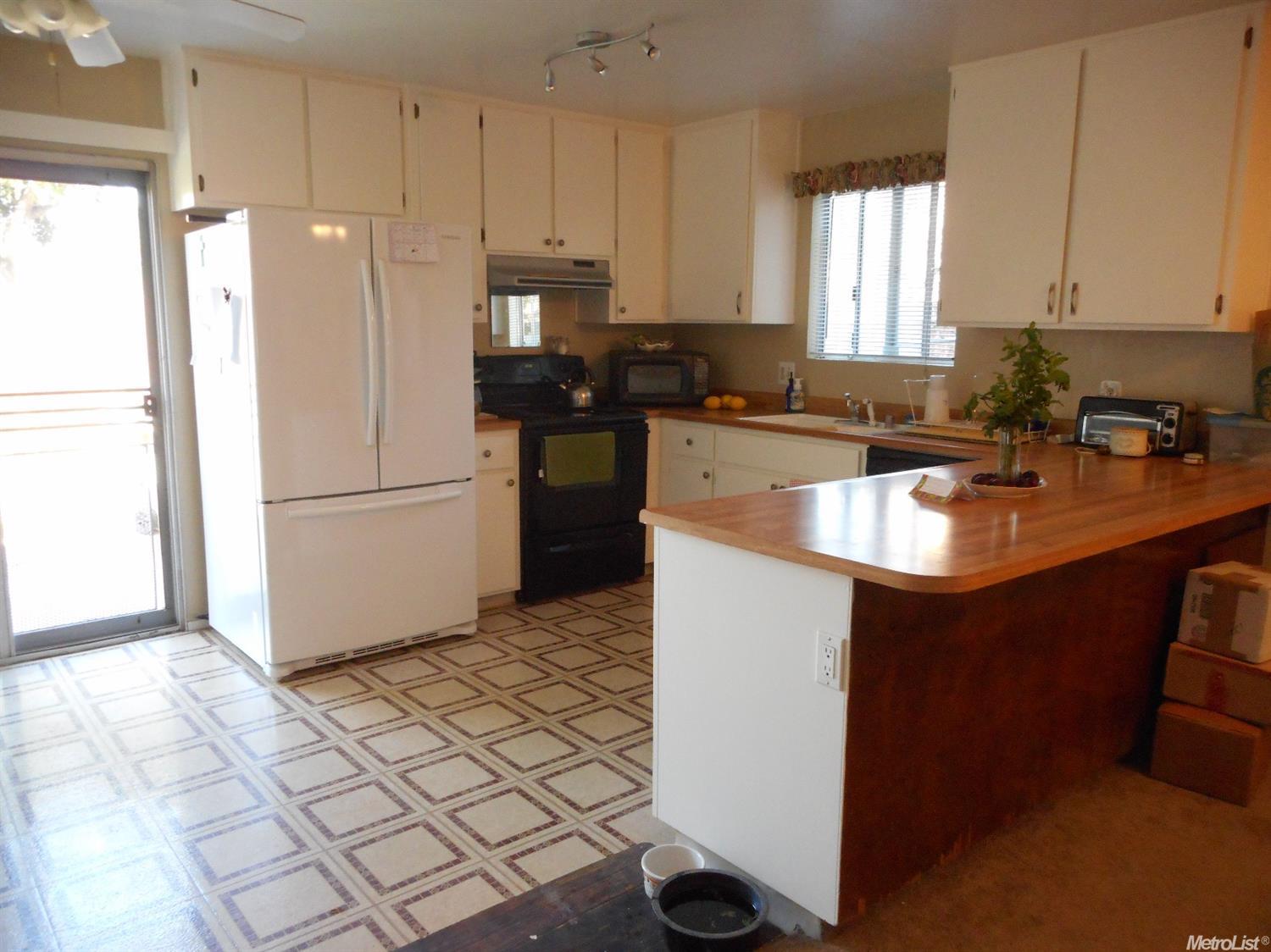 1967 Oldham Pl, Manteca, CA 95336 photo 3