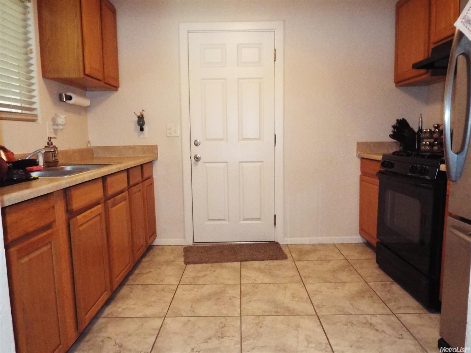 12 S 6th St, Patterson, CA 95363 photo 4