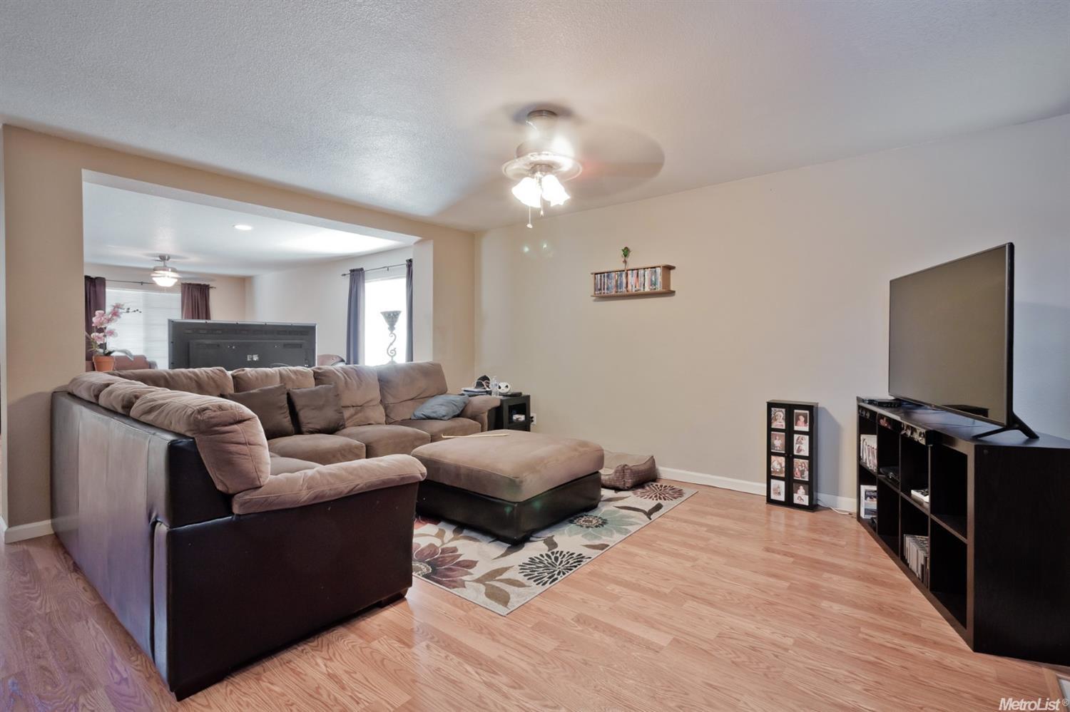 449 Peregrine Dr, Patterson, CA 95363 photo 8
