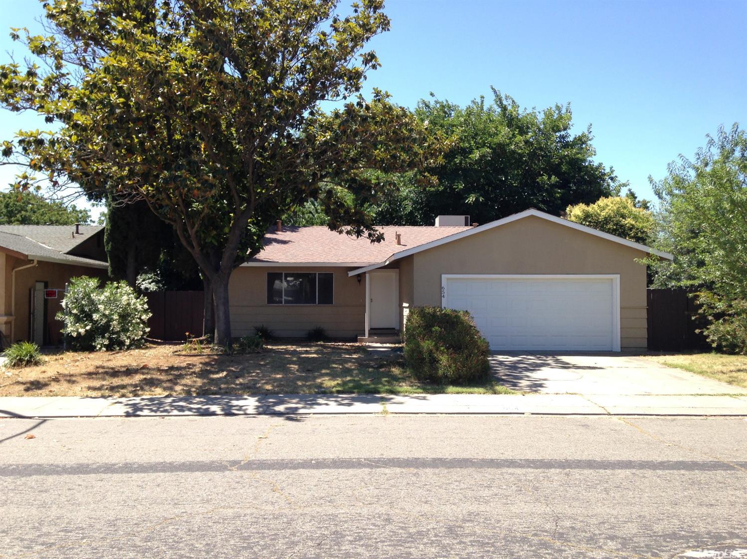 654 Gold St, Manteca, CA 95336 photo 1