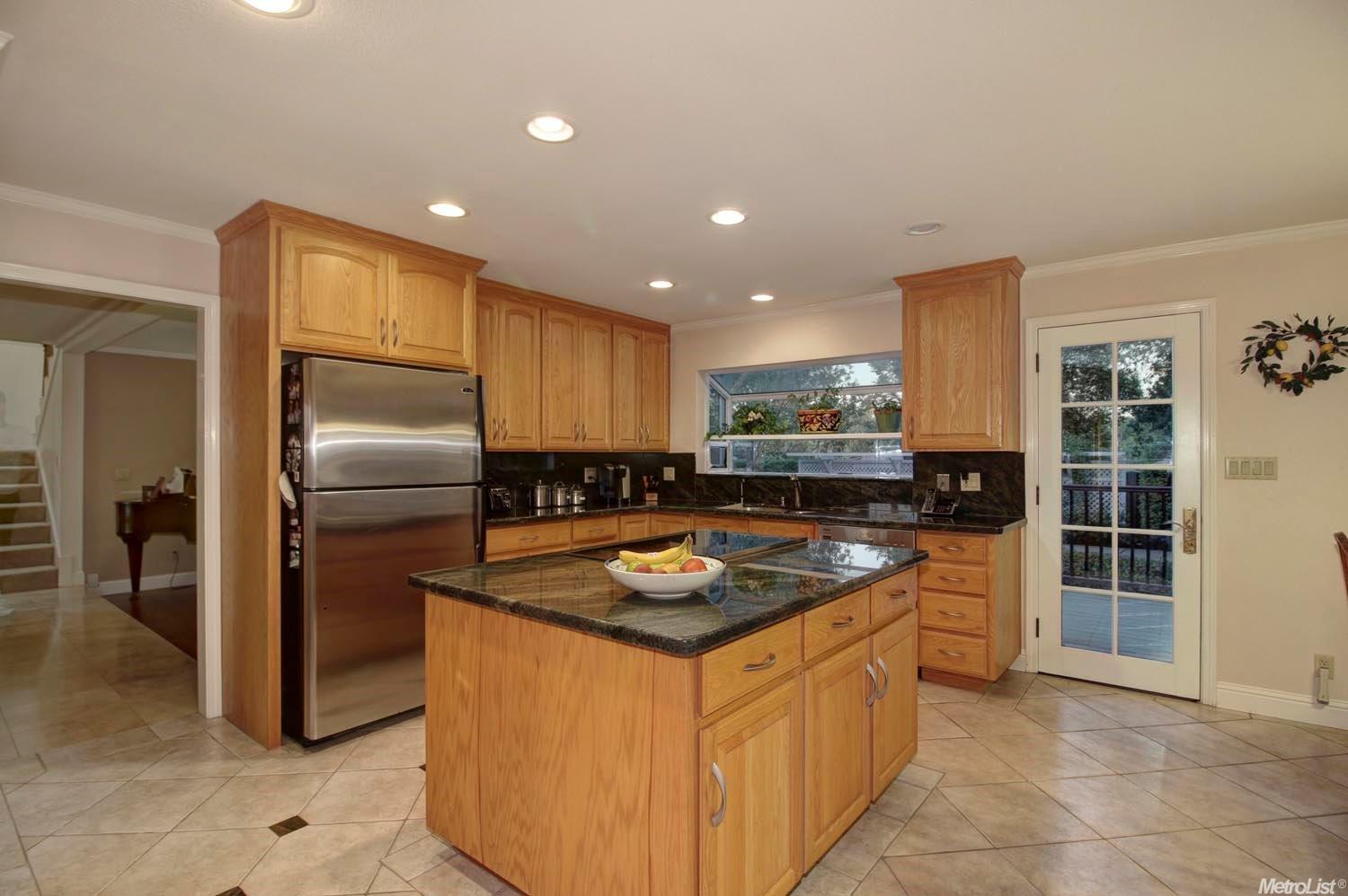 6440 Meadowhill Ct, Carmichael, CA 95608 photo 8