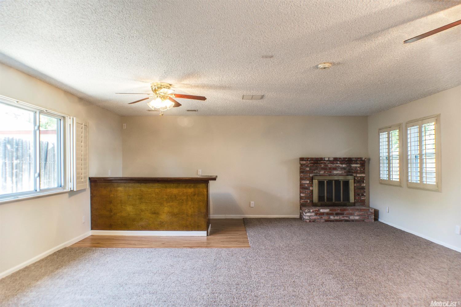 556 E Downs St, Stockton, CA 95204 photo 8