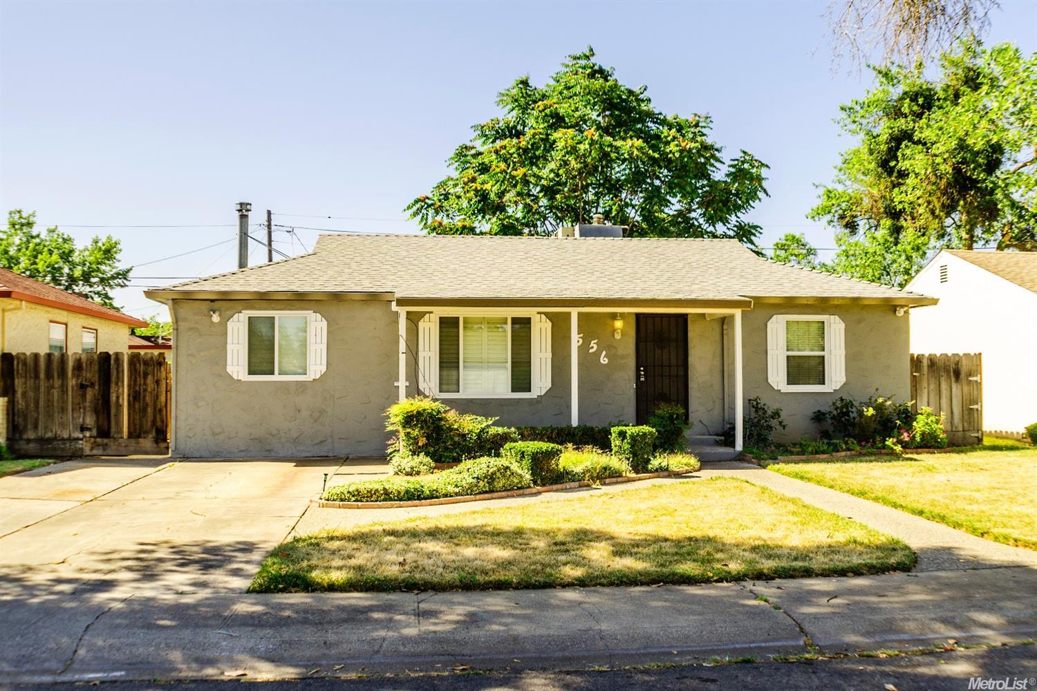 556 E Downs St, Stockton, CA 95204 photo 2