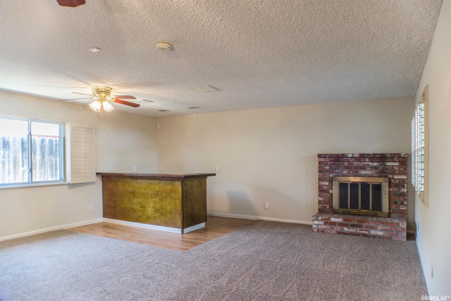 556 E Downs St, Stockton, CA 95204 photo 7