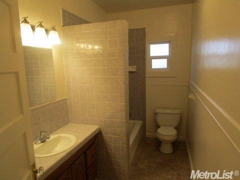 534 Castle St, Modesto, CA 95350 photo 7