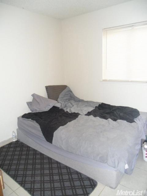 617 Periwinkle Dr, Patterson, CA 95363 photo 9