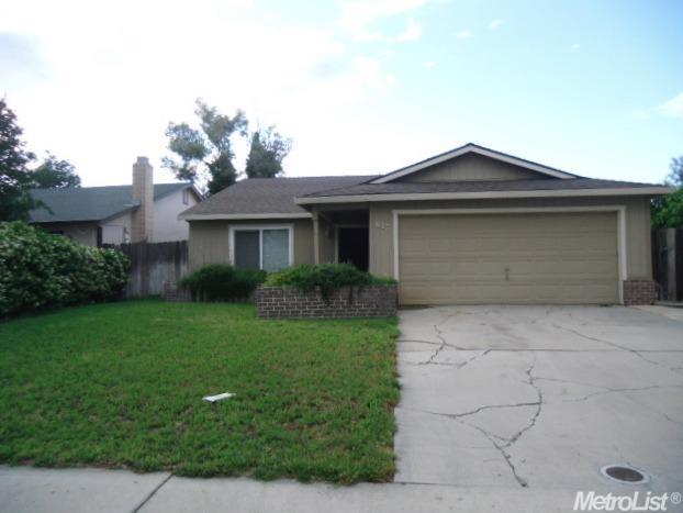 617 Periwinkle Dr, Patterson, CA 95363 photo 1