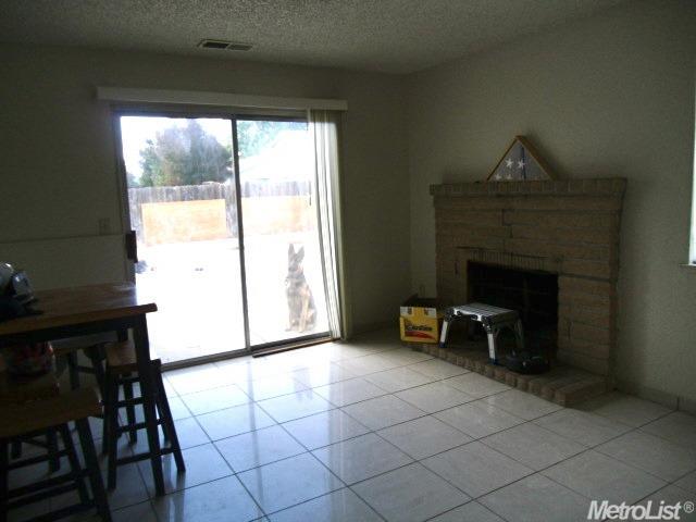 617 Periwinkle Dr, Patterson, CA 95363 photo 7