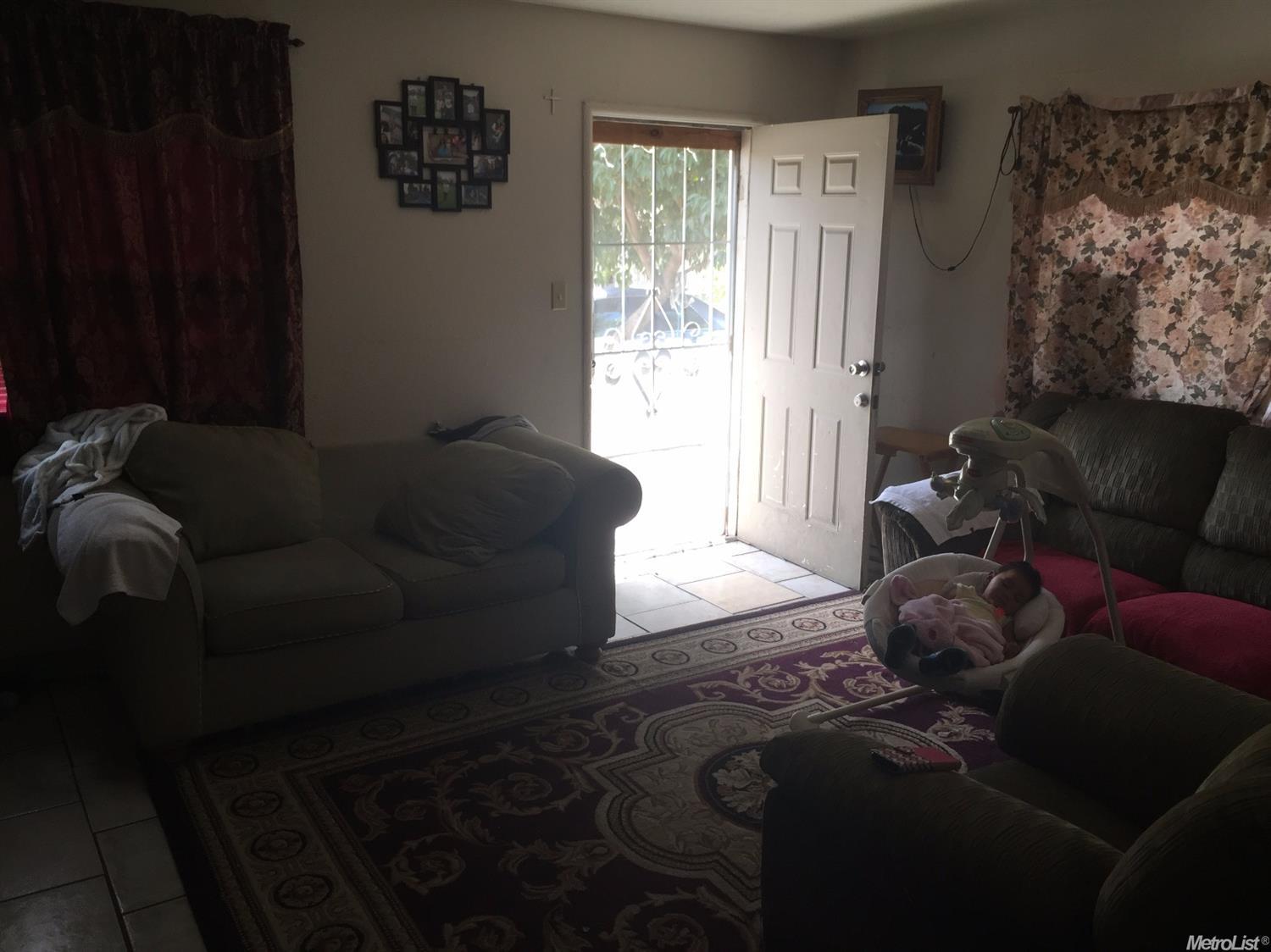 830 Wakefield Rd, Turlock, CA 95380 photo 4