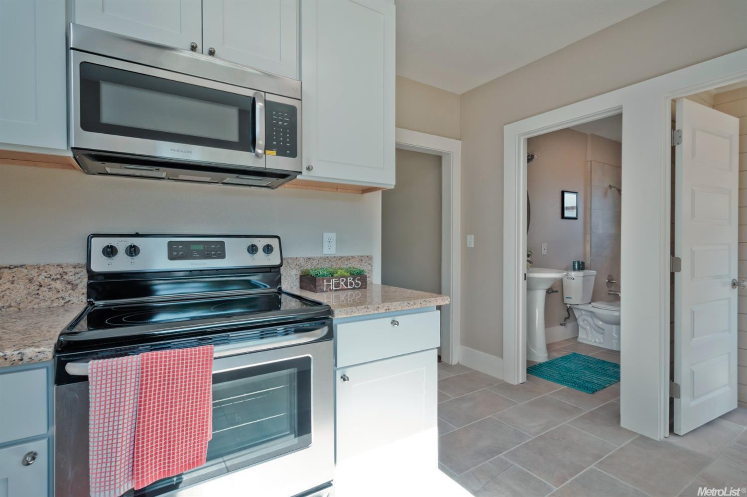 210 Semple St, Modesto, CA 95354 photo 5