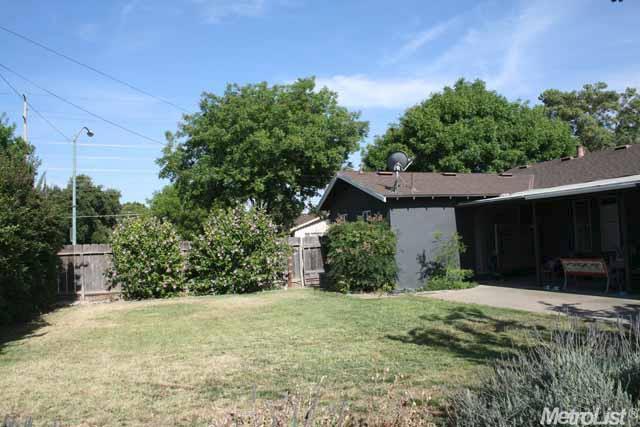 901 Durant St, Modesto, CA 95350 photo 2