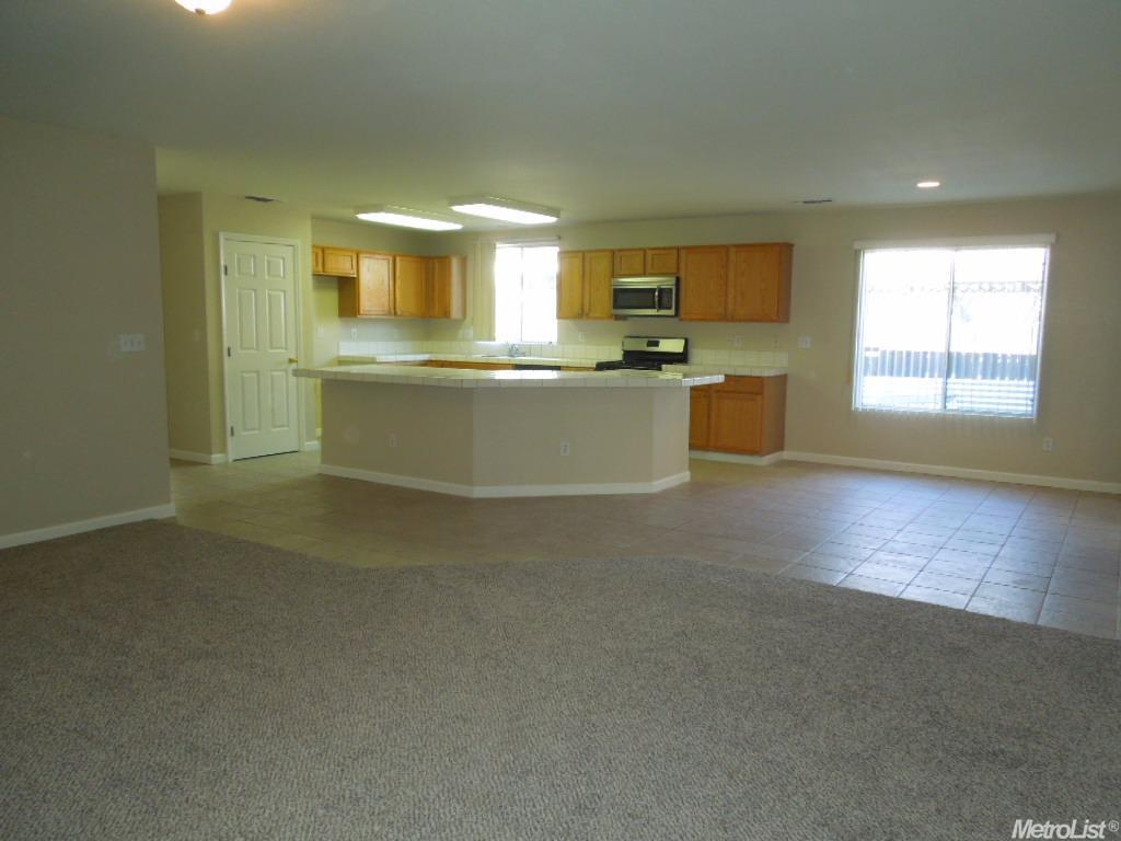 1232 Kingfisher Dr, Patterson, CA 95363 photo 6
