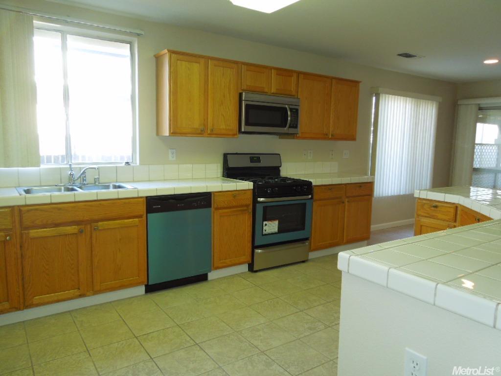 1232 Kingfisher Dr, Patterson, CA 95363 photo 8