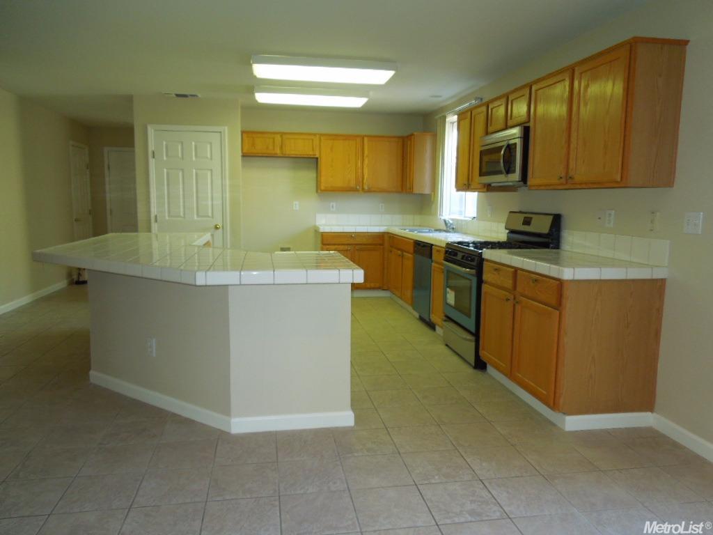 1232 Kingfisher Dr, Patterson, CA 95363 photo 7