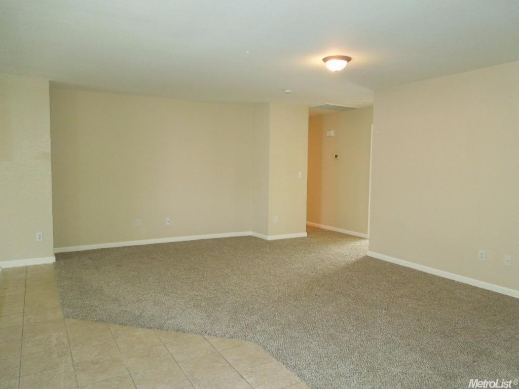 1232 Kingfisher Dr, Patterson, CA 95363 photo 5