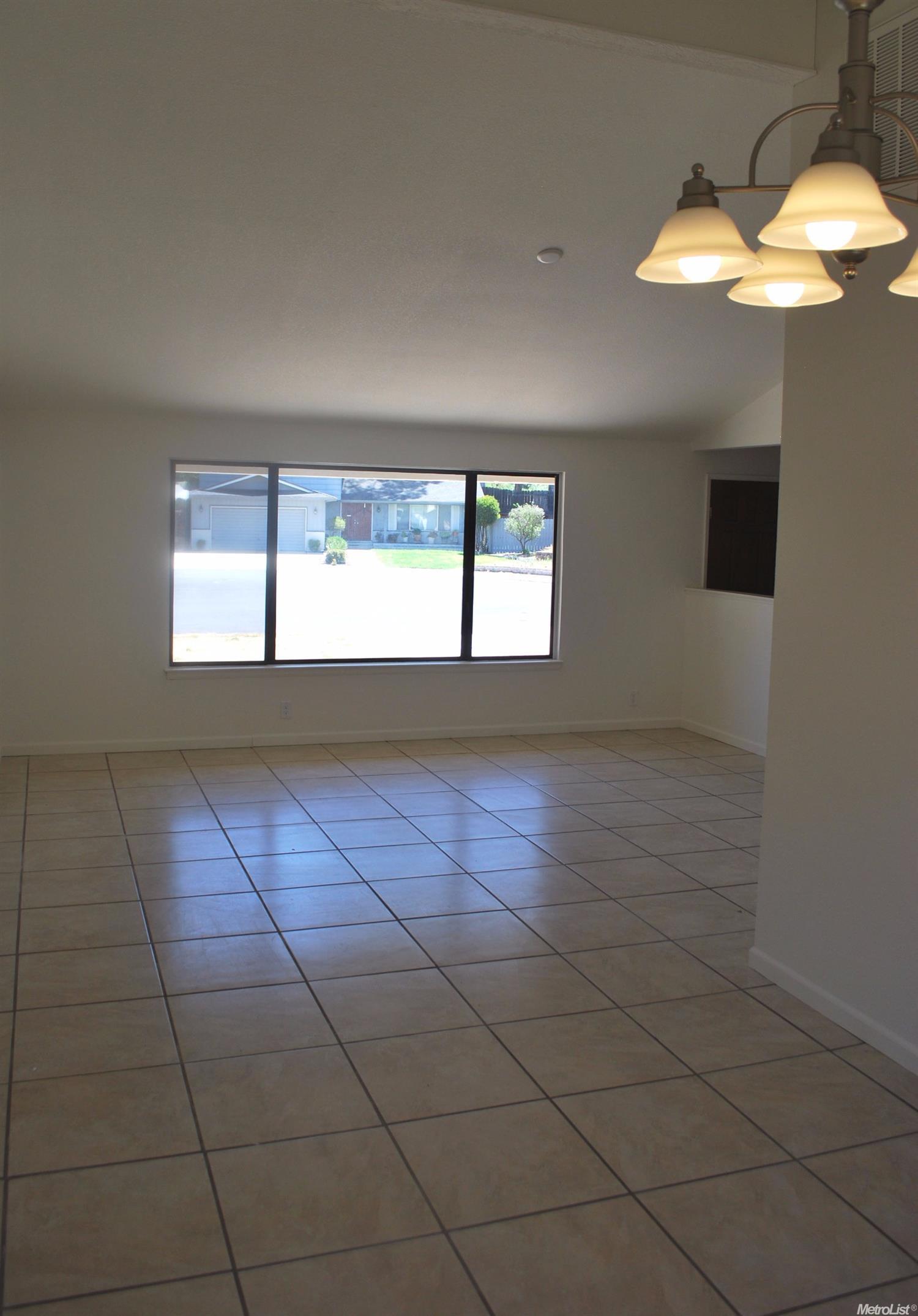 1057 Hatchcover Pl, Manteca, CA 95337 photo 5