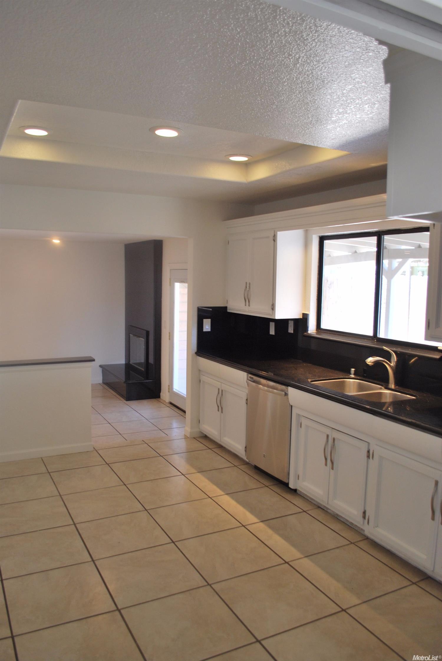 1057 Hatchcover Pl, Manteca, CA 95337 photo 3