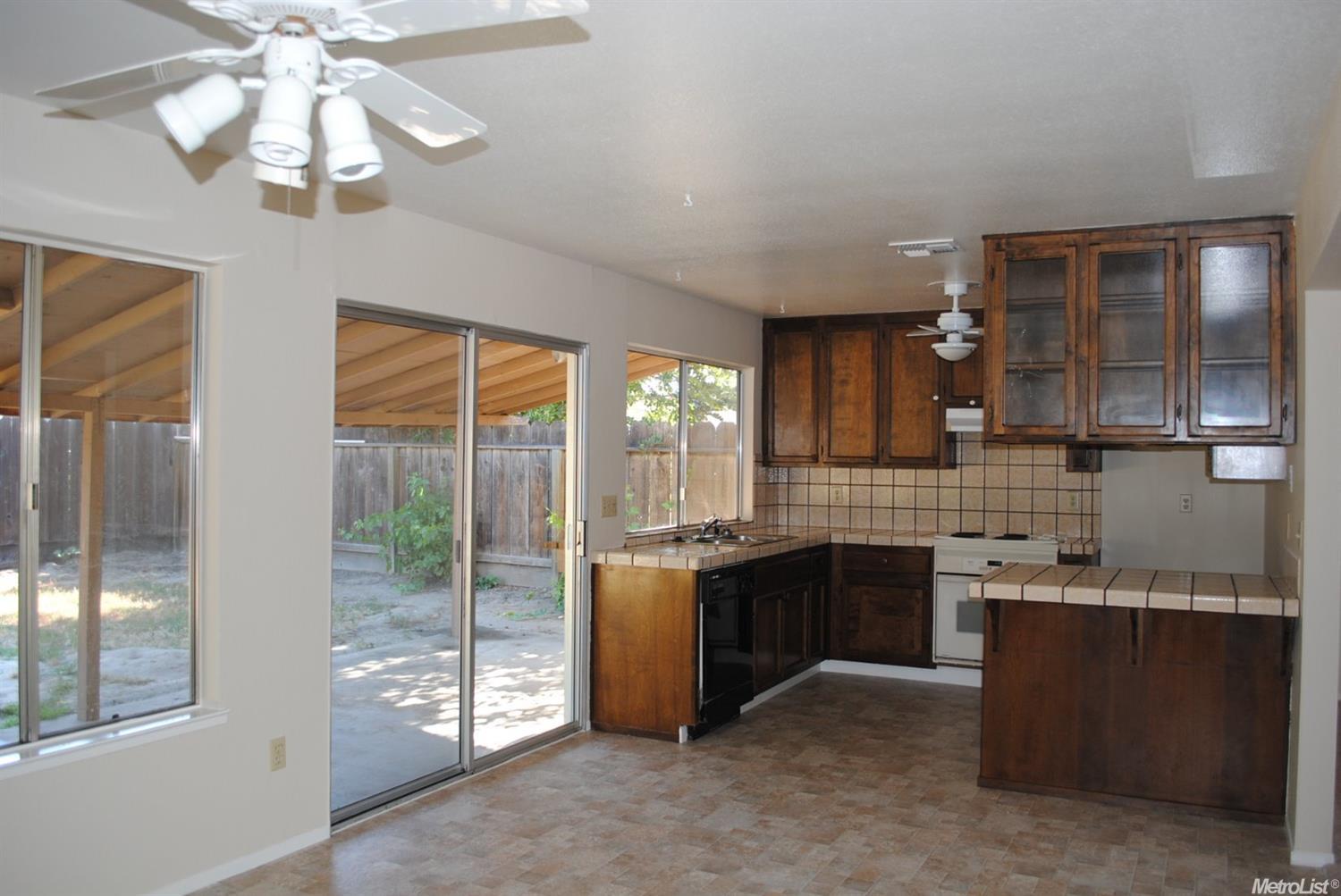 1721 Torrid Ave, Modesto, CA 95358 photo 4