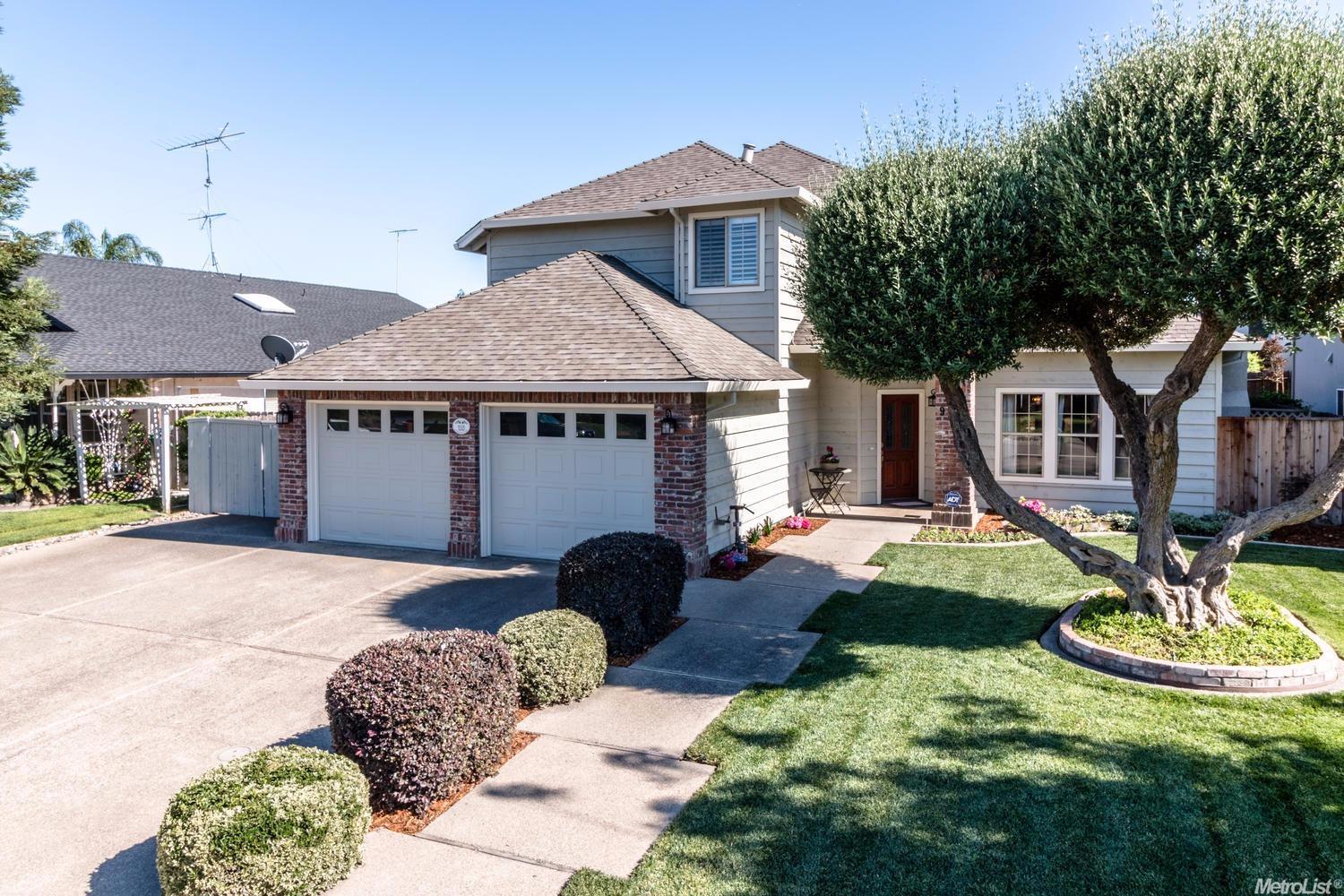 918 Jordanolo Dr, Ripon, CA 95366 photo 2