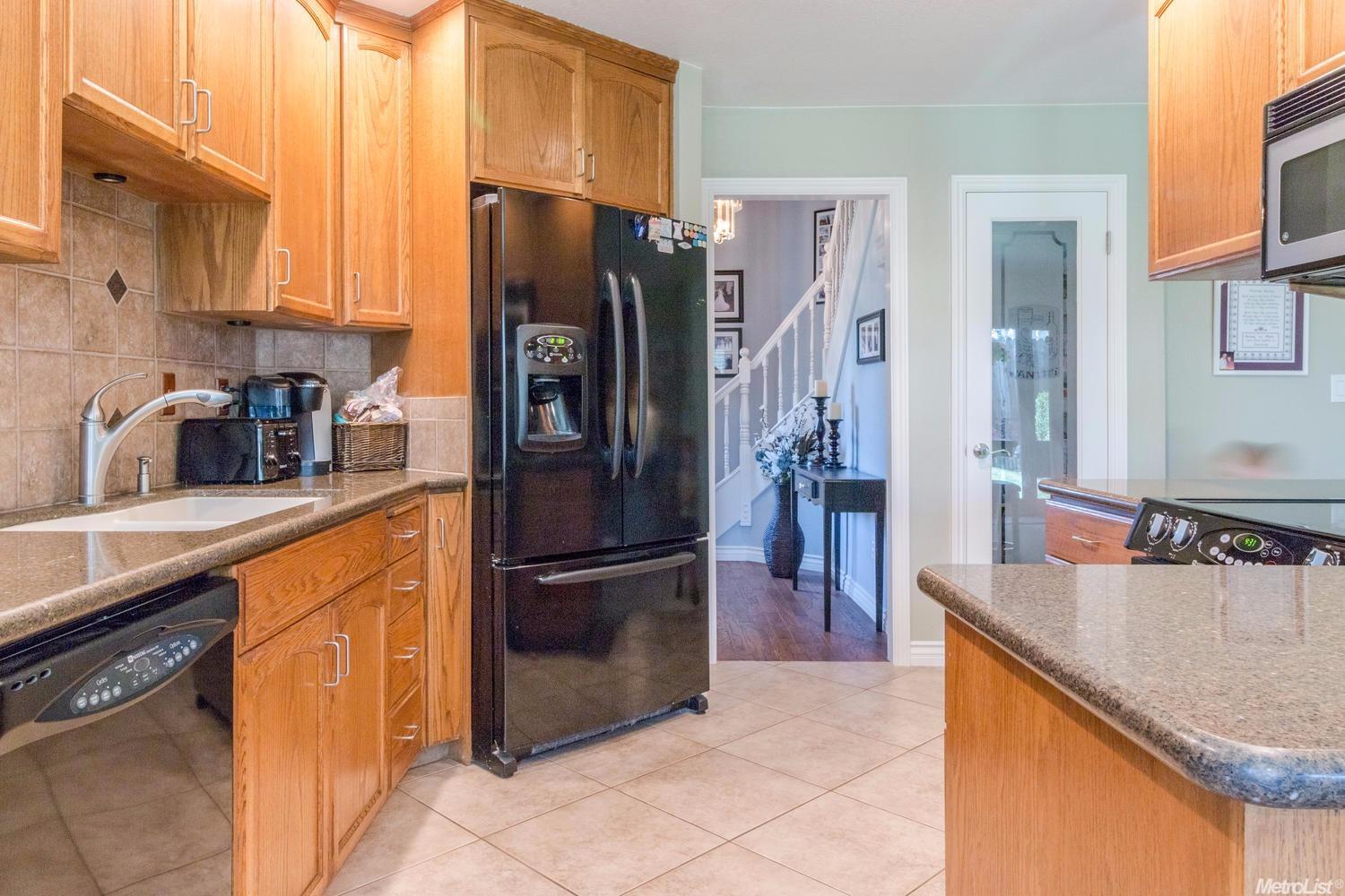 918 Jordanolo Dr, Ripon, CA 95366 photo 9