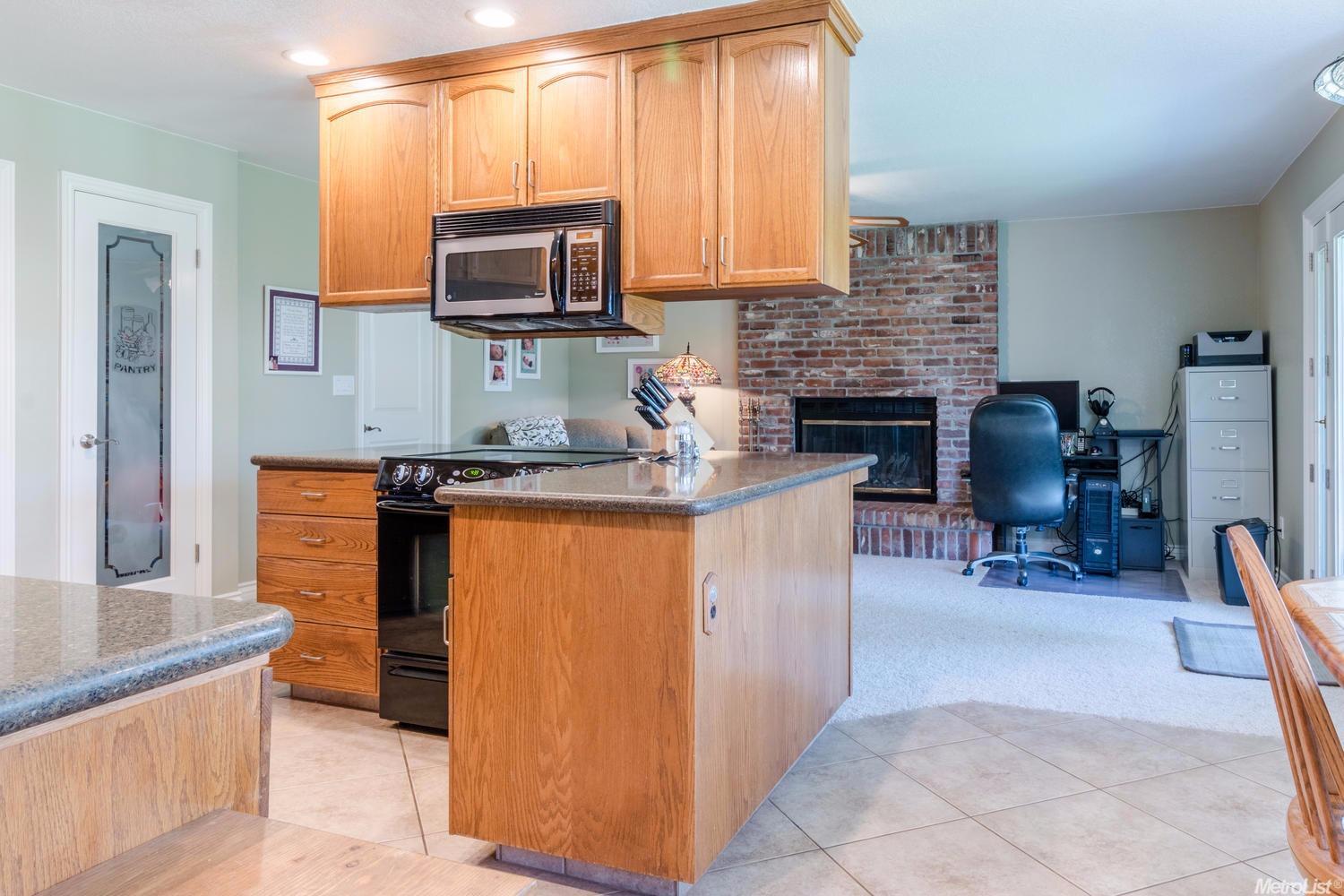 918 Jordanolo Dr, Ripon, CA 95366 photo 10