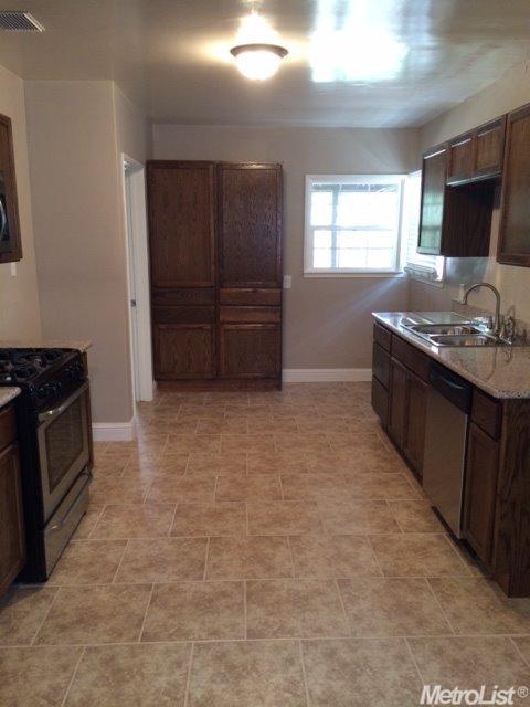 609 Palm Ave, Modesto, CA 95350 photo 5