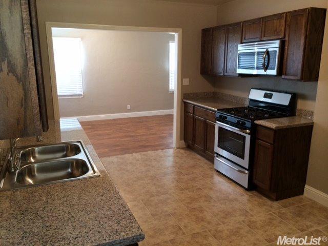 609 Palm Ave, Modesto, CA 95350 photo 3