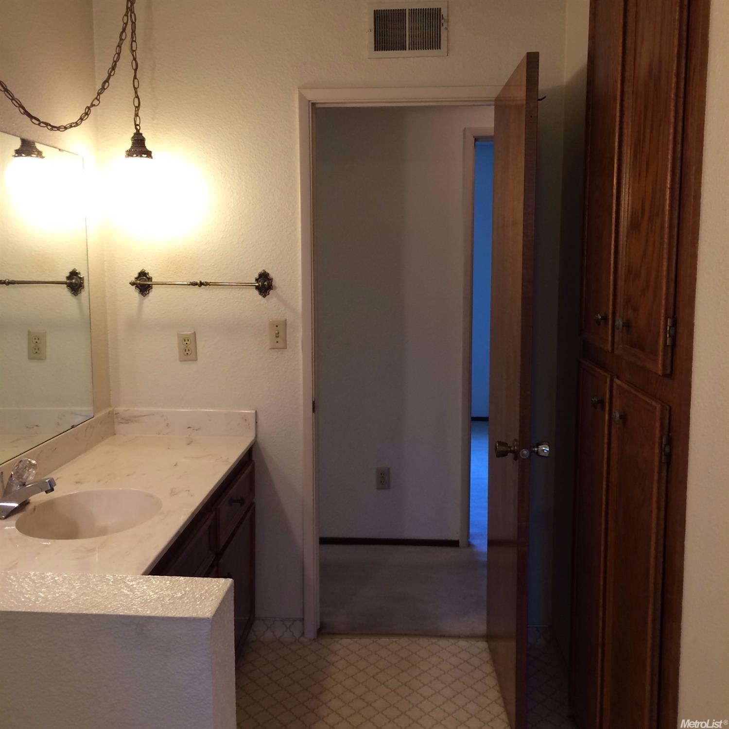 1013 Lillian Dr, Modesto, CA 95355 photo 12