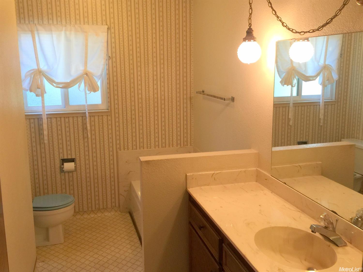 1013 Lillian Dr, Modesto, CA 95355 photo 11