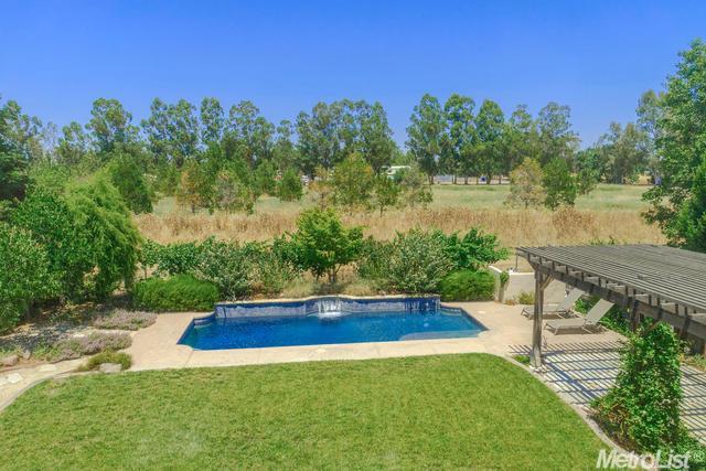 5645 Marden Dr, Davis, CA 95618 photo 3