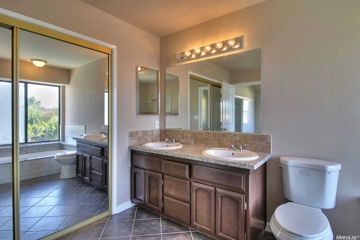 2061 Elwin, Modesto, CA 95350 photo 14