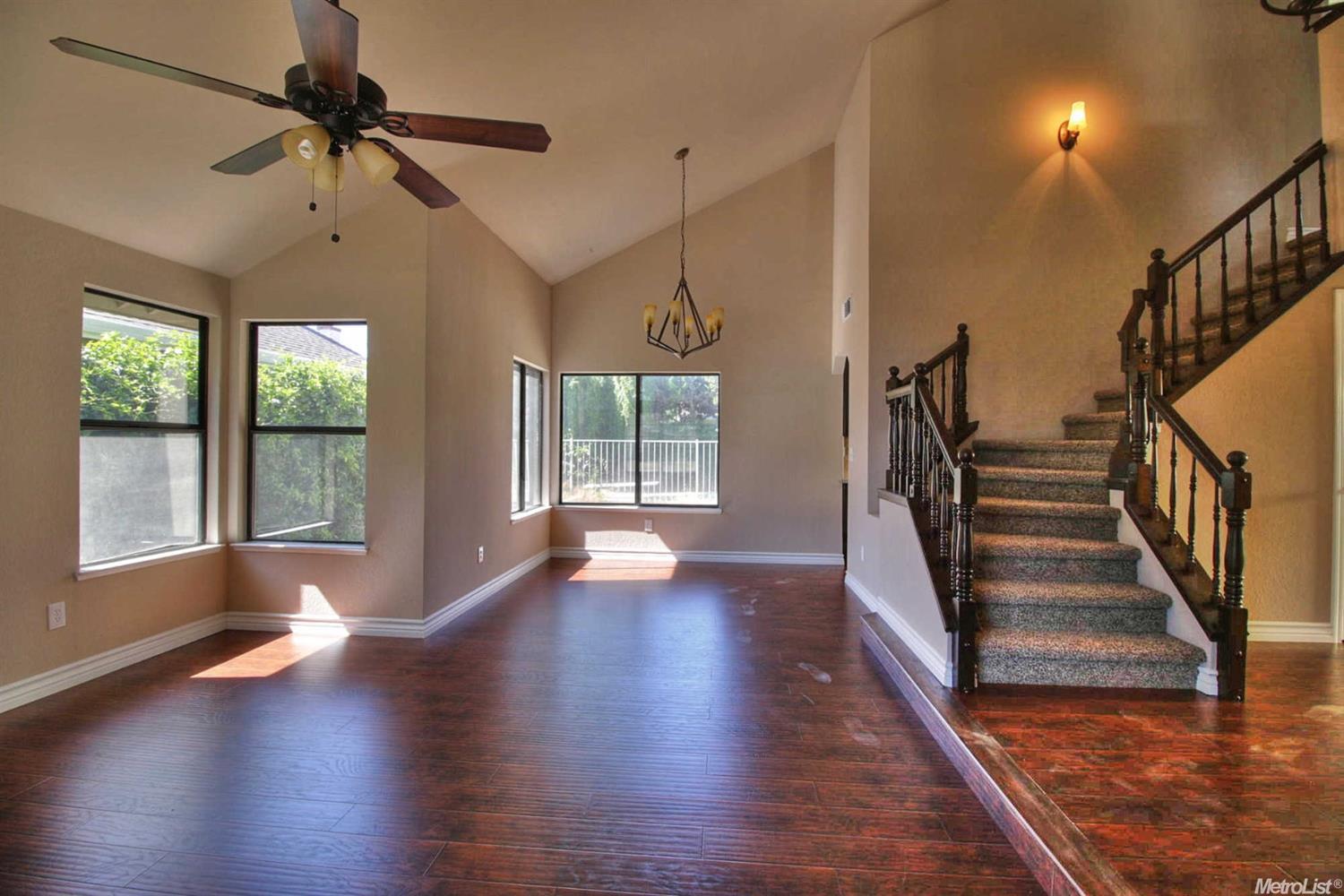 2061 Elwin, Modesto, CA 95350 photo 4