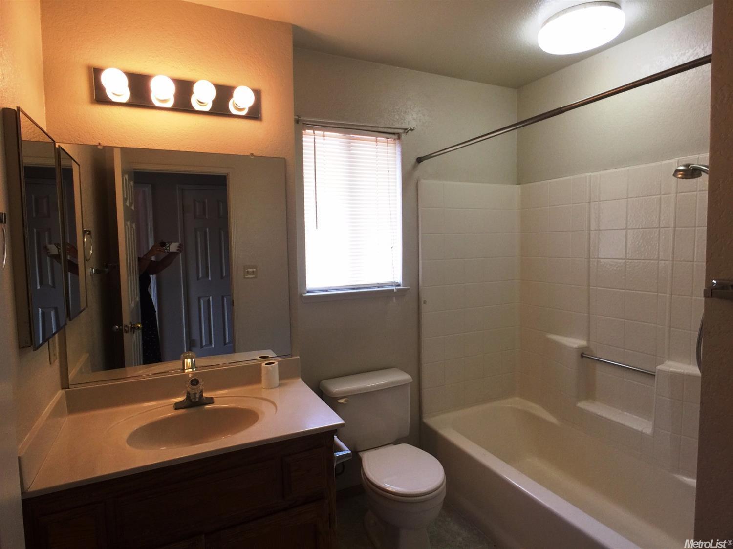 921 Vindel Ln, Modesto, CA 95350 photo 8