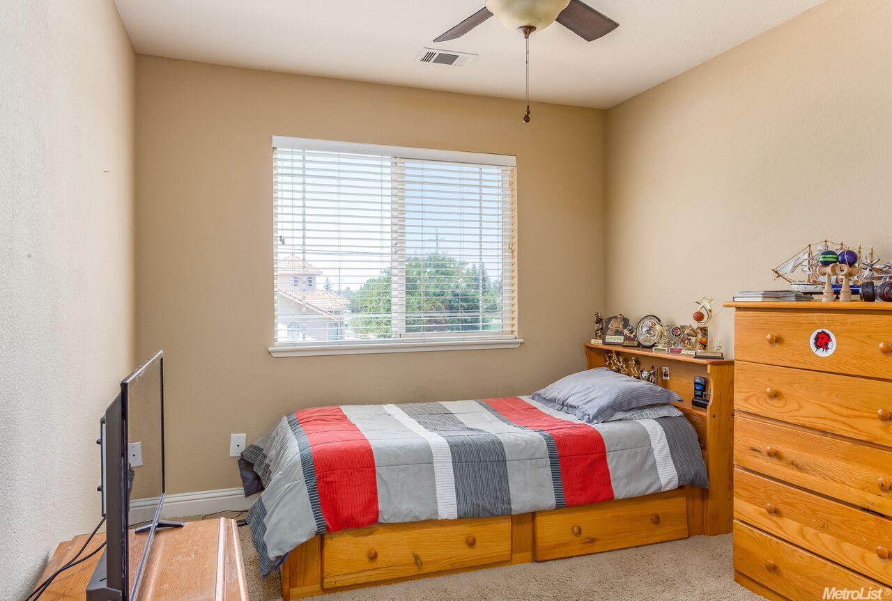 750 E Main St, Ripon, CA 95366 photo 9