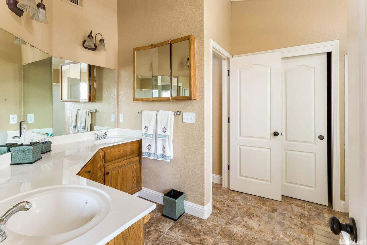 750 E Main St, Ripon, CA 95366 photo 16